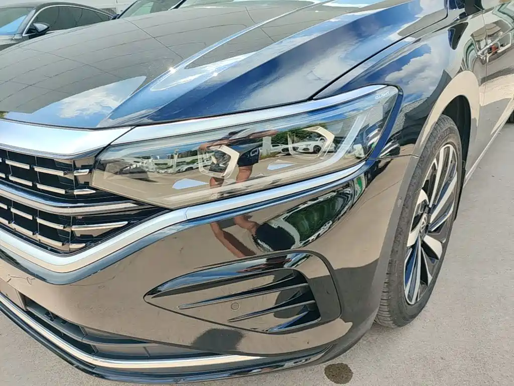 Фото 24 - Volkswagen Passat