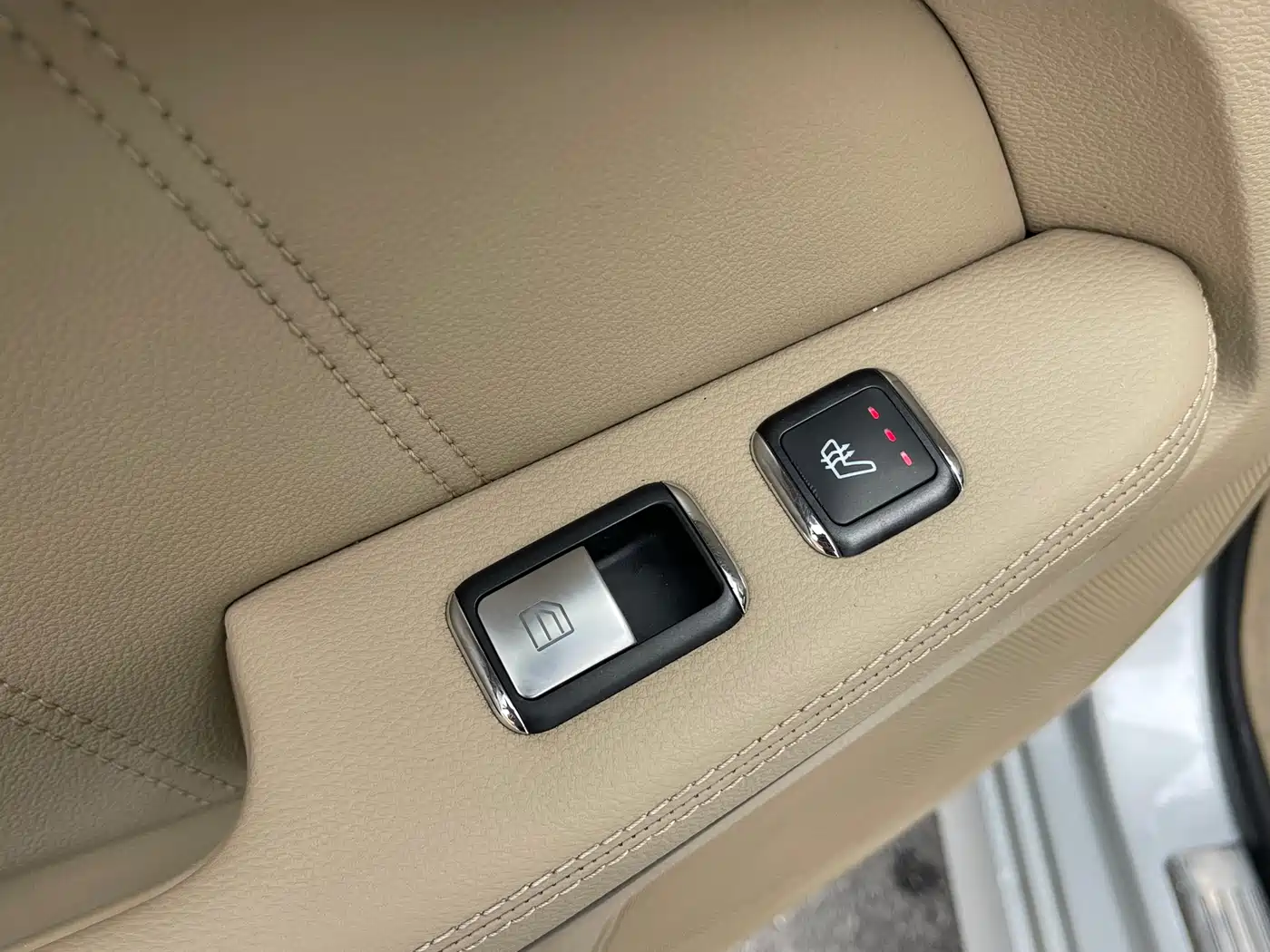Mercedes-Benz E-Class (Import) 2009 Model E 300 Elegance Version фото 15