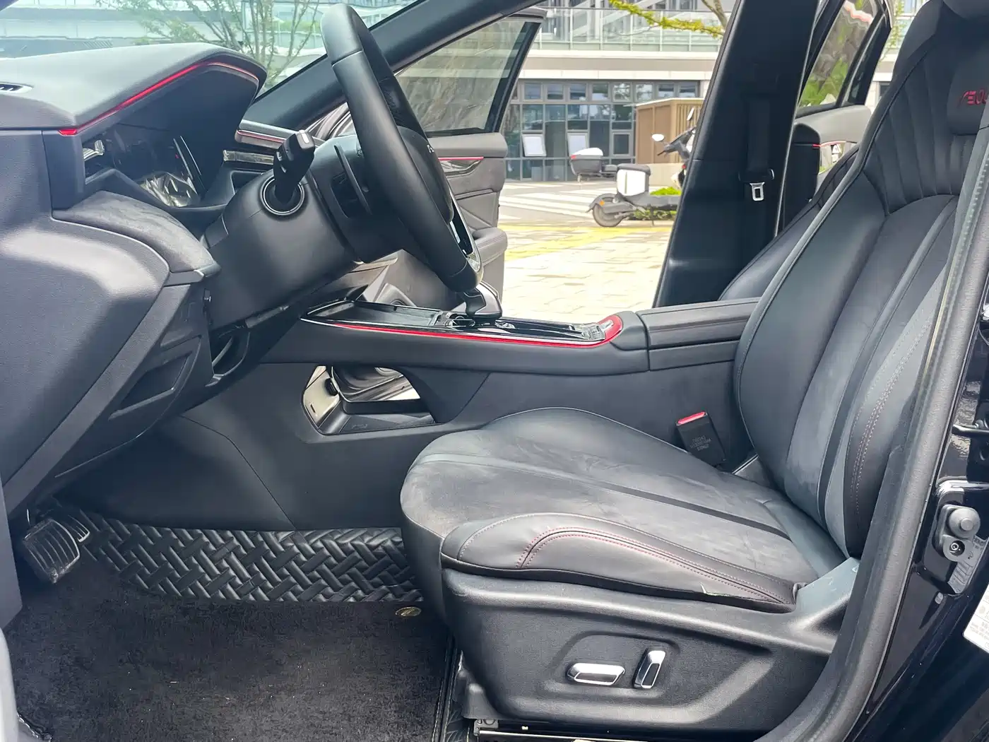 Dongfeng Aeolus Yixuan MAX 2022 2021 1.5T Dark Night Edge