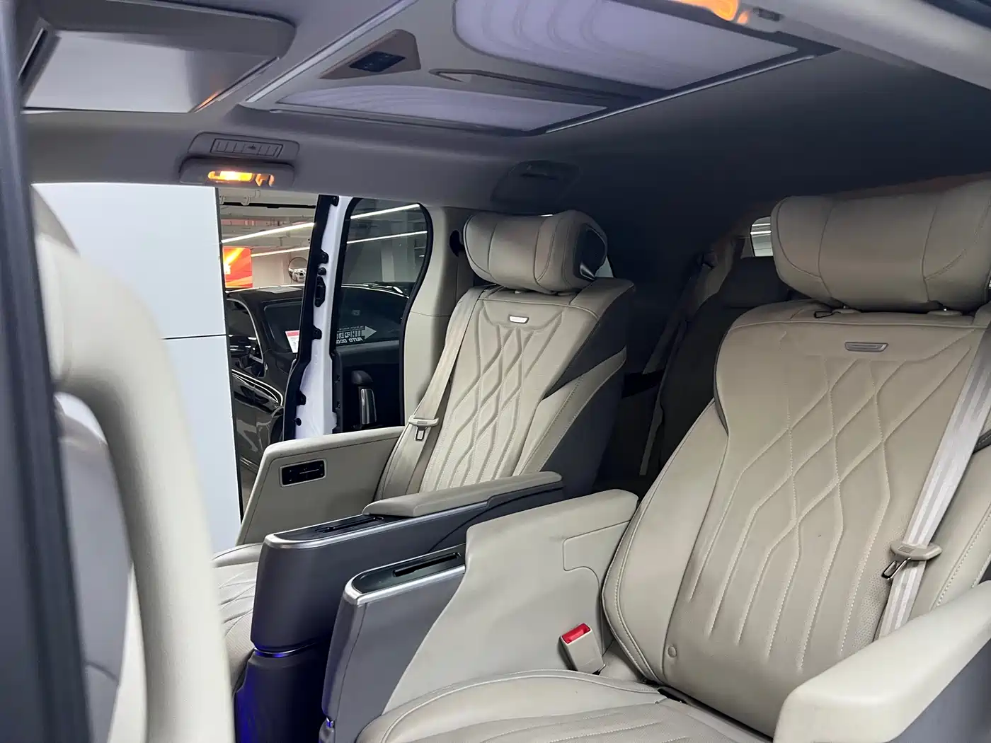 Buick GL8 2021 Land Business Class 652T Luxury фото 18