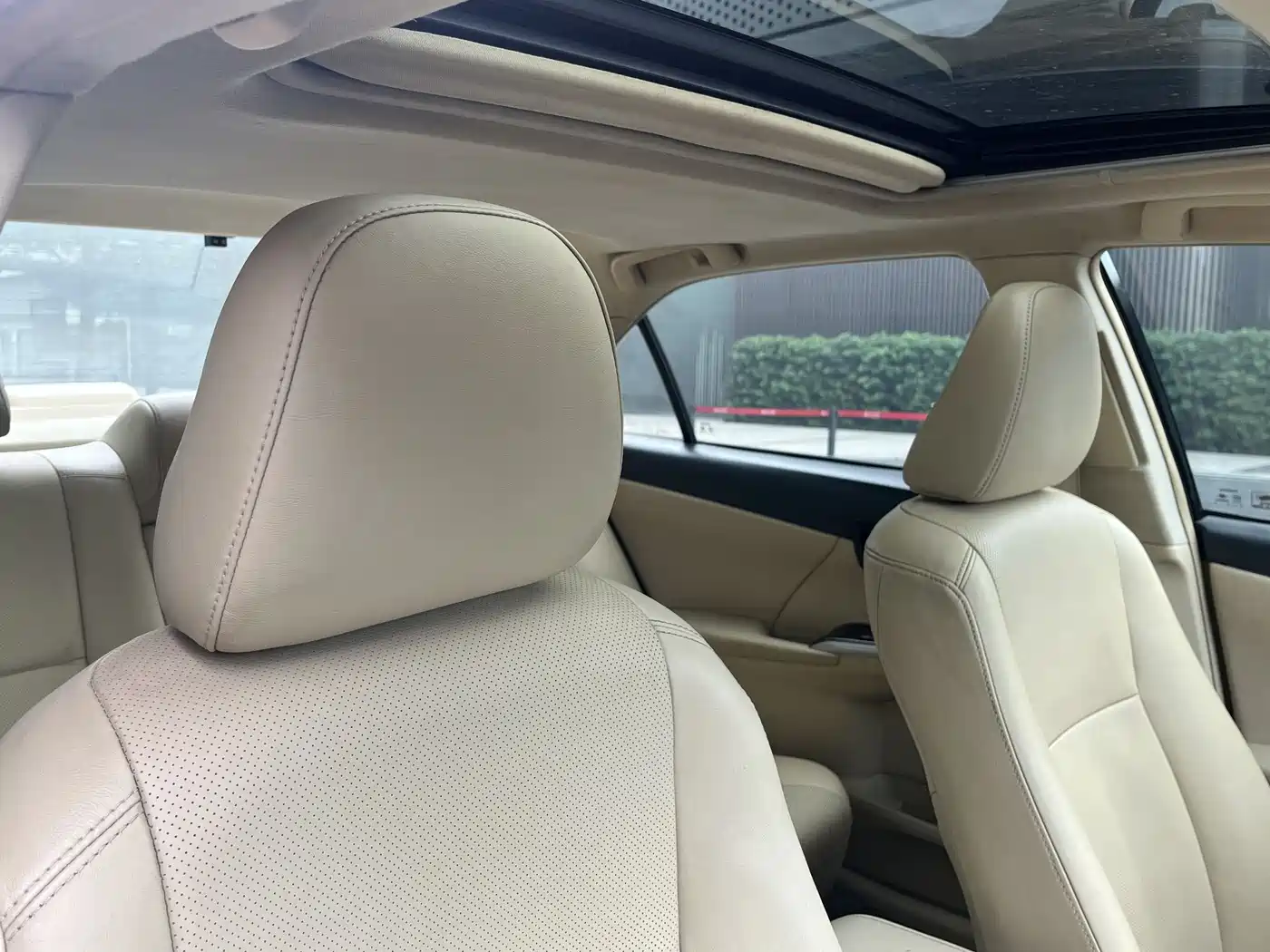 Toyota Camry 2015 2.0G Leading Edition фото 23