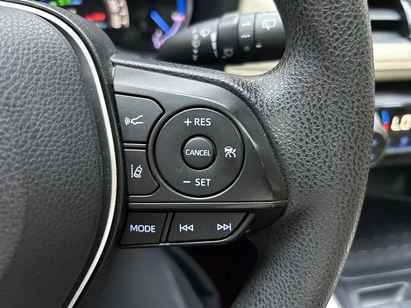 Фото 24 - Toyota RAV4