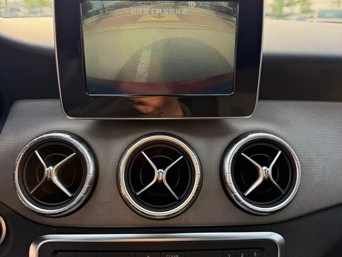 Mercedes-Benz CLA (Import) 2016 CLA 200 Fashion фото 27