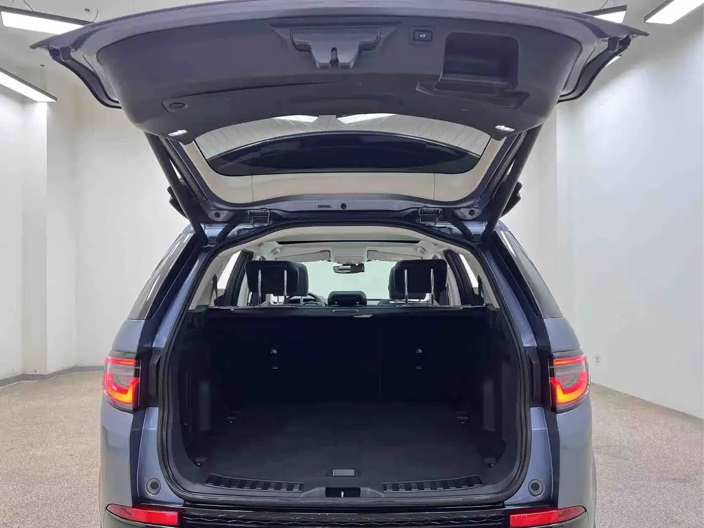 Land Rover Discovery Sport 2020 249PS R-Dynamic Performance фото 23