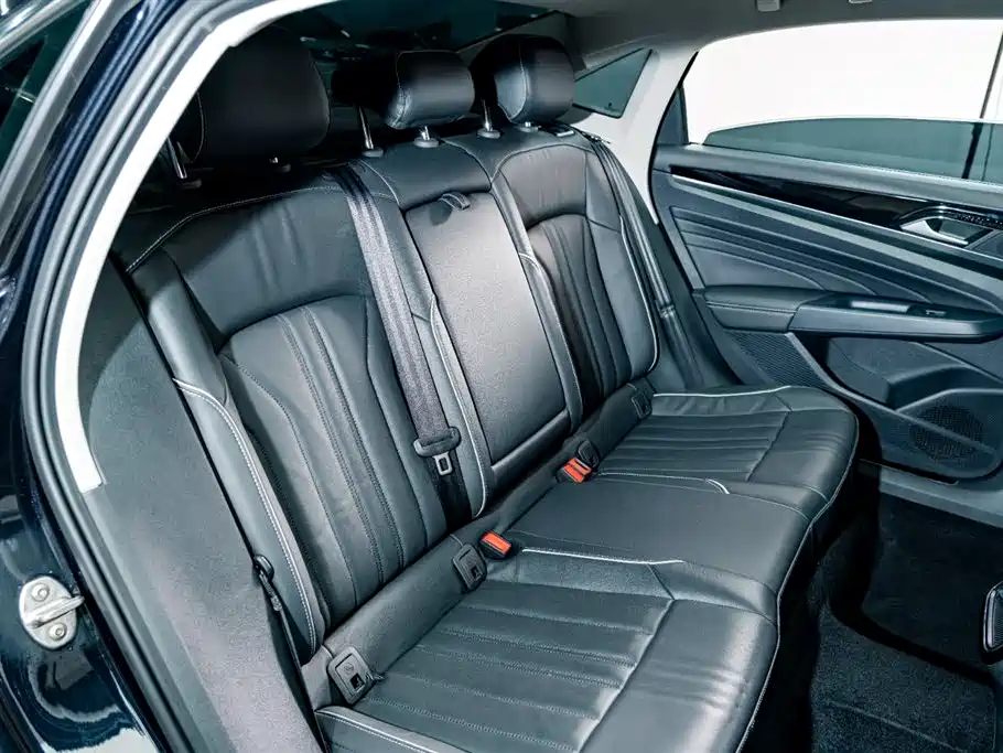 Volkswagen Passat 2022 330TSI Starlight Elite Edition фото 21