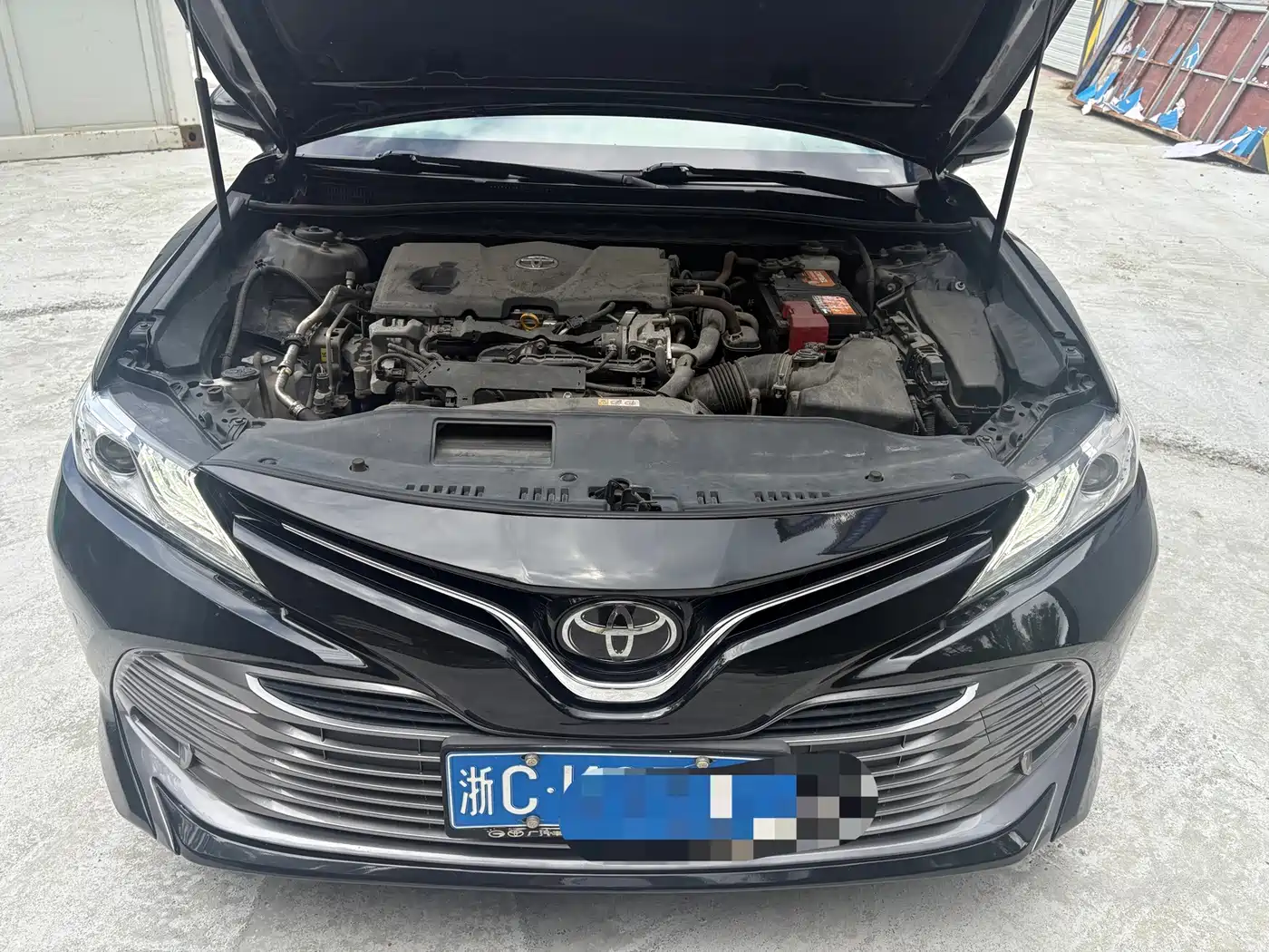 Фото 10 - Toyota Camry