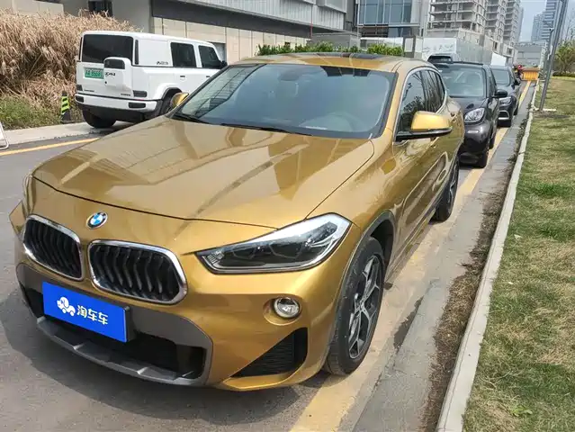 BMW X2