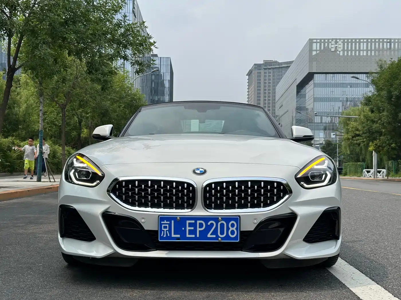 BMW Z4 2021 2020 sDrive 25i Scorching Sun Limited Edition