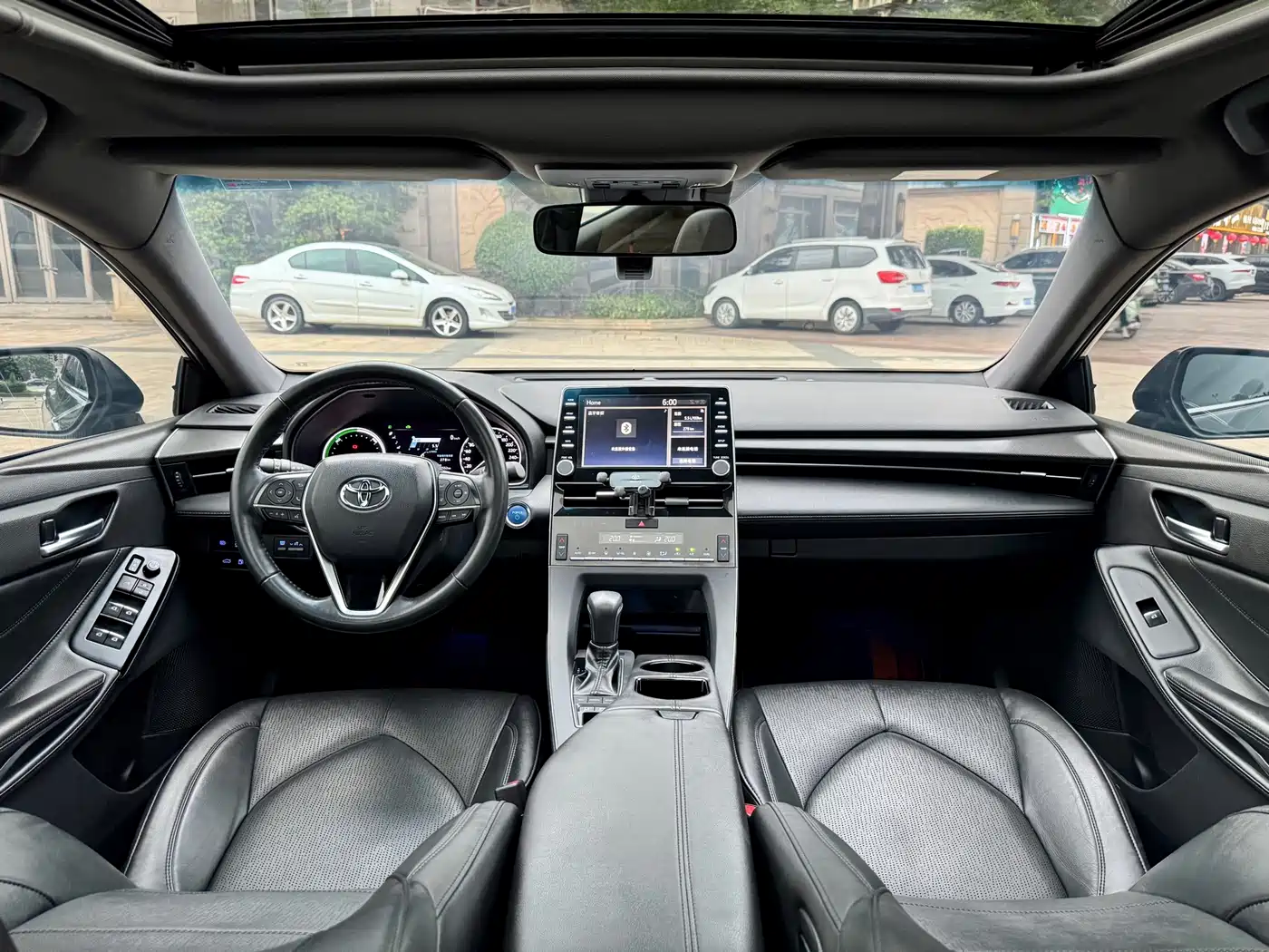 Toyota Avalon 2019 Hybrid 2.5L Luxury Edition China V фото 4