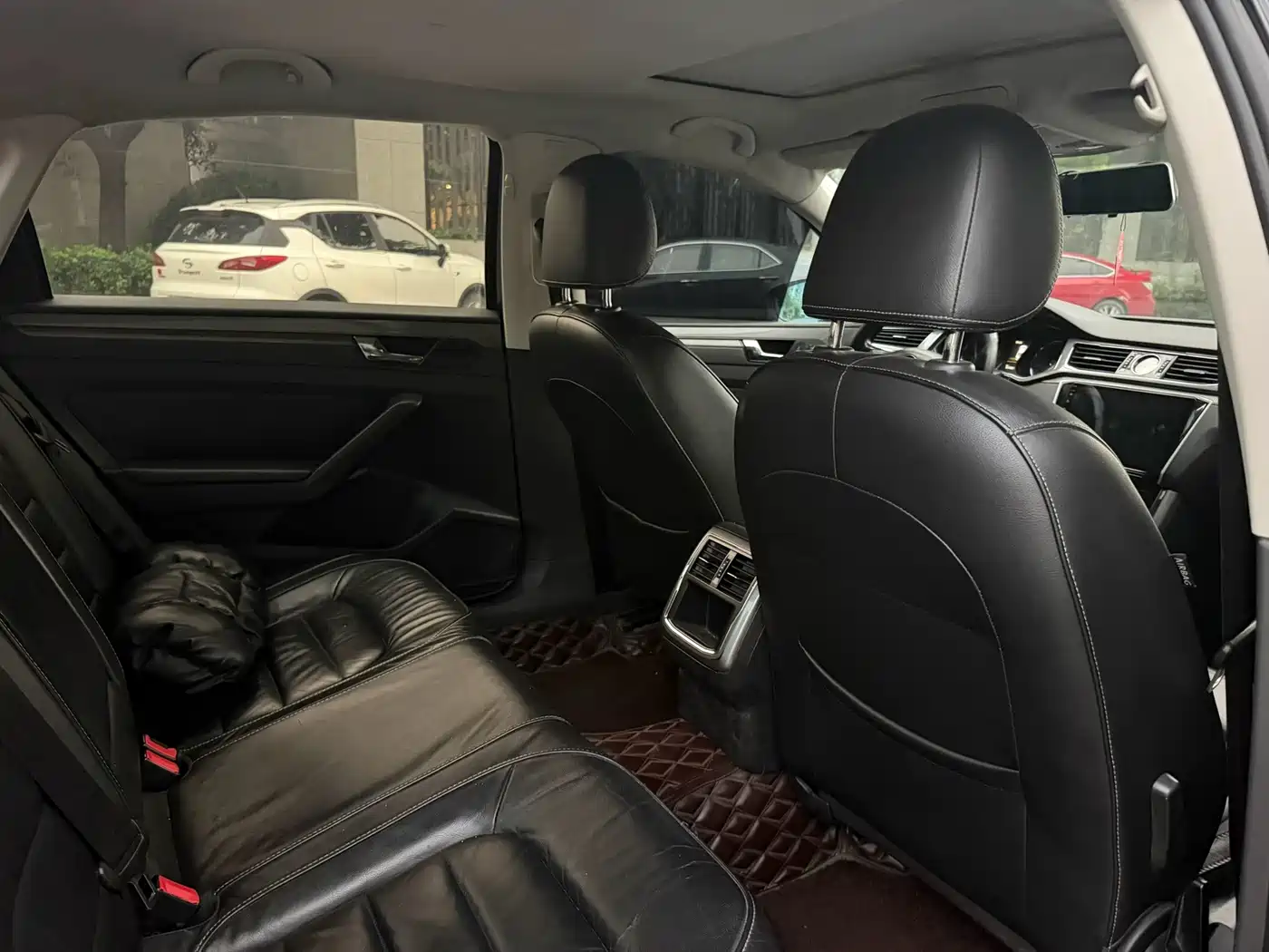 Photo 7 - Volkswagen Passat