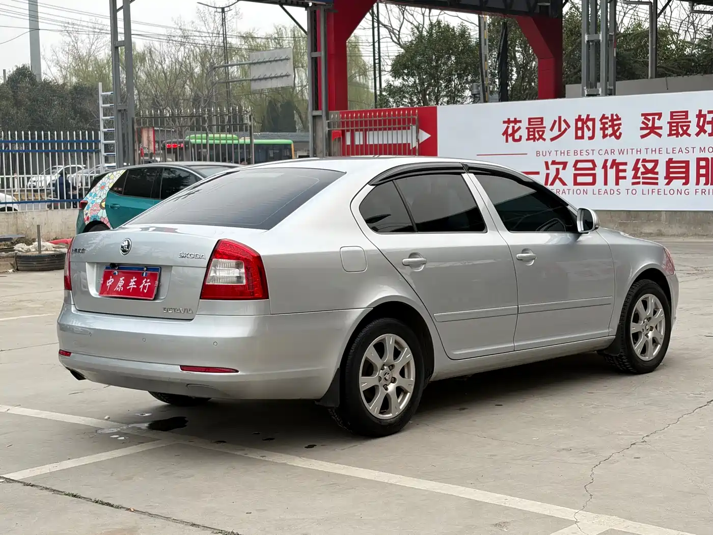 Škoda Octavia 2014 1.6L Auto Yijie Edition фото 18