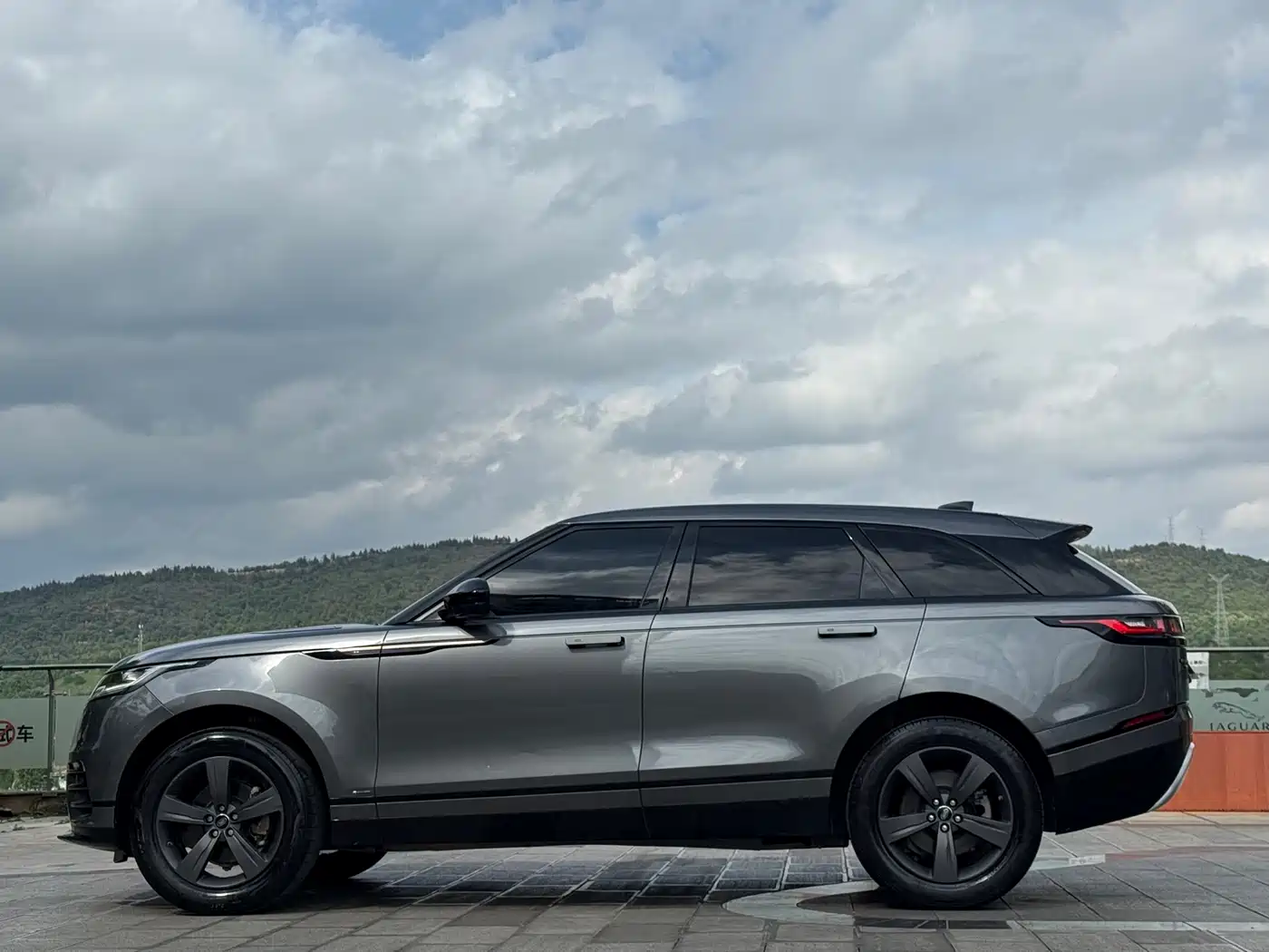 Land Rover Range Rover Velar 2019 250PS R-DYNAMIC S фото 10