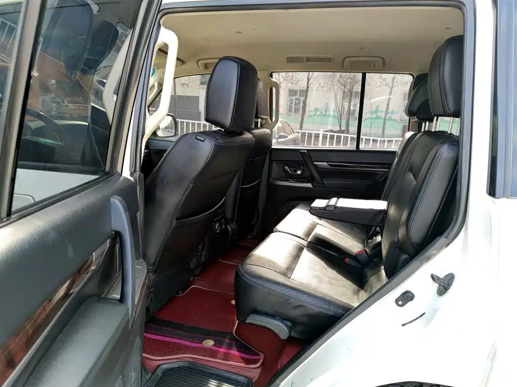 Mitsubishi Pajero (Import) 2020 Collector's Edition 3.0L Auto Premium Off-road фото 10