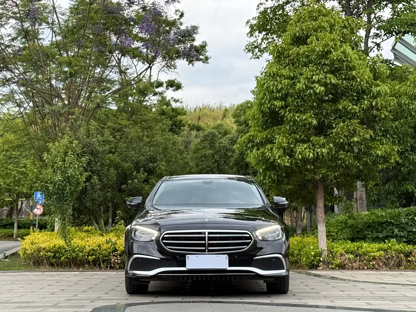 Mercedes-Benz E-Class 2022 E 300 L Fashion фото 2
