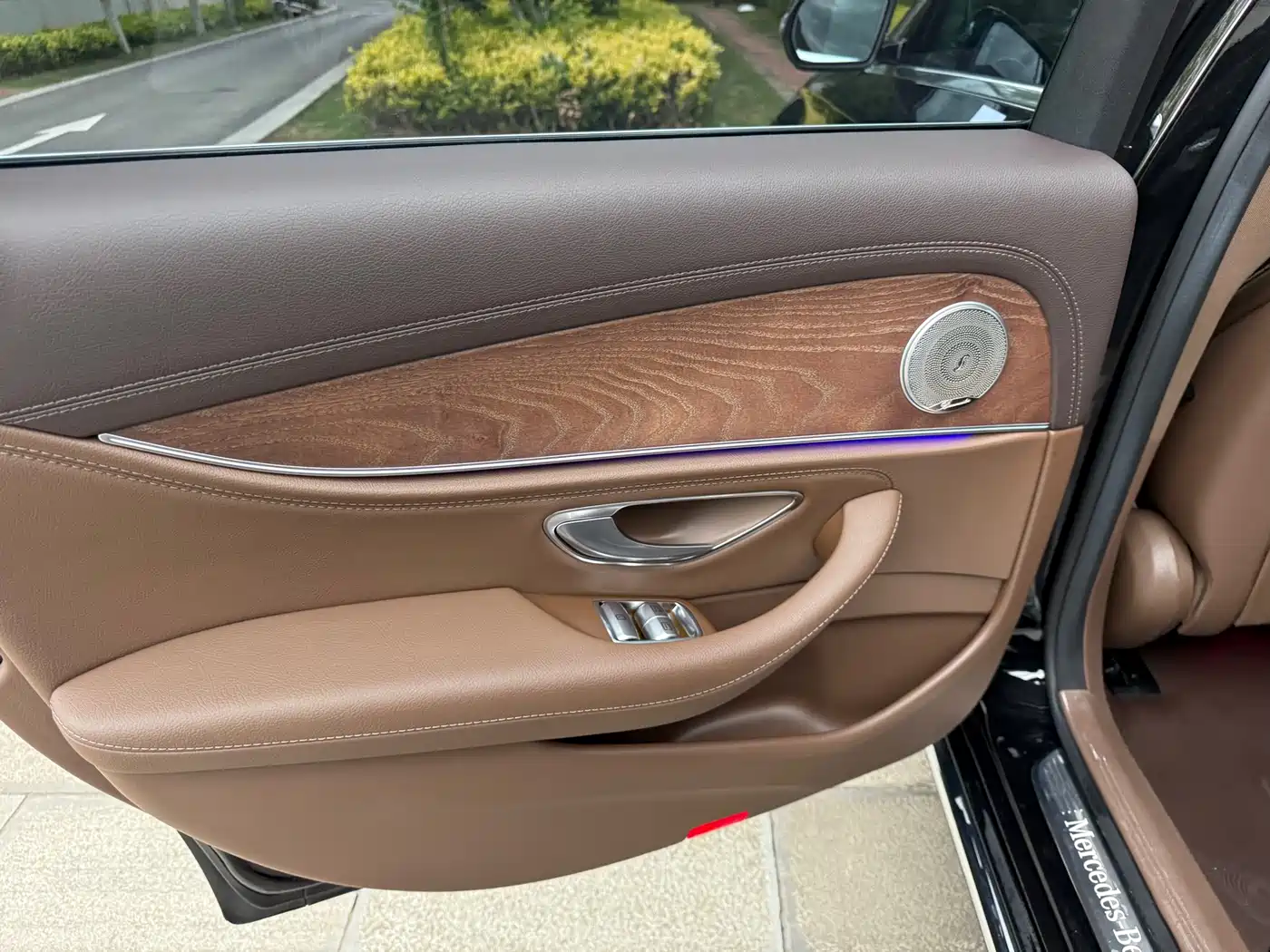 Mercedes-Benz E-Class 2022 E 300 L Fashion фото 31