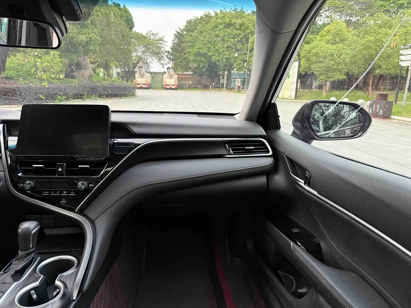 Toyota Camry 2023 2.0G Luxury Edition фото 15