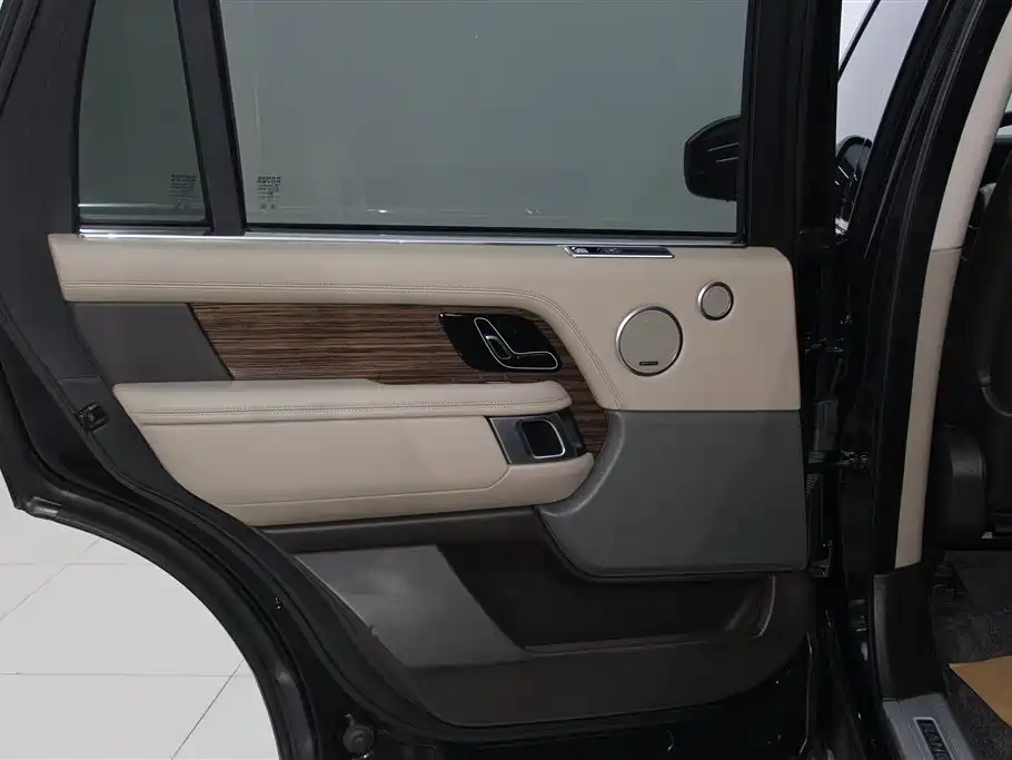 Land Rover Range Rover 2018 3.0 SC V6 Vogue Heritage Extended Edition фото 12