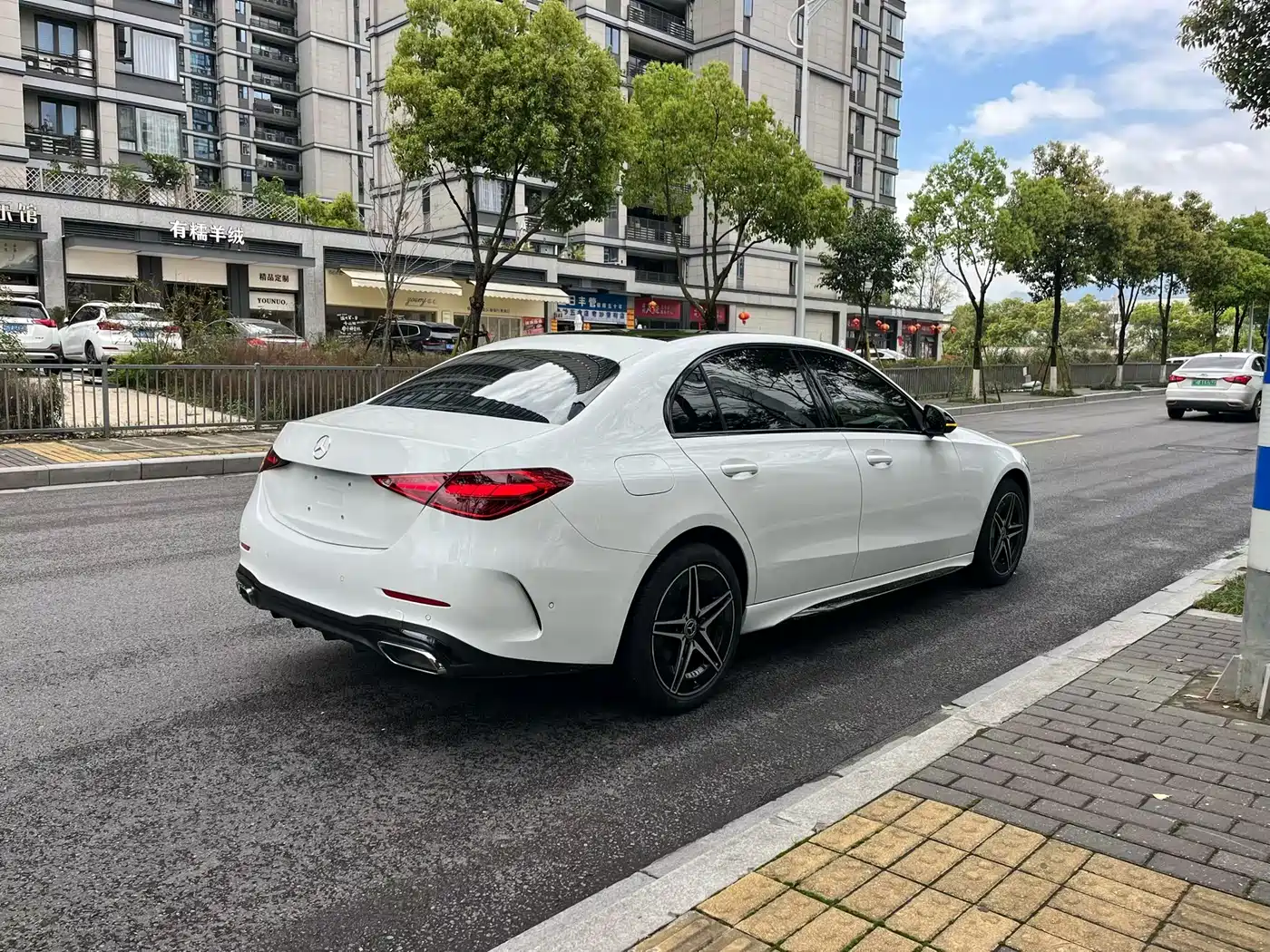 Mercedes-Benz C-Class 2024 C 260 L Night Edition Sport фото 6