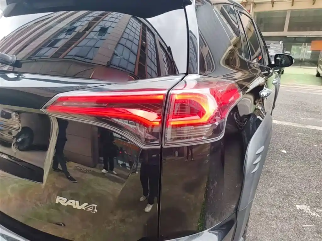 Toyota RAV4 Rongfang 2019 2.0L CVT 2WD Style X Limited Edition China VI фото 8