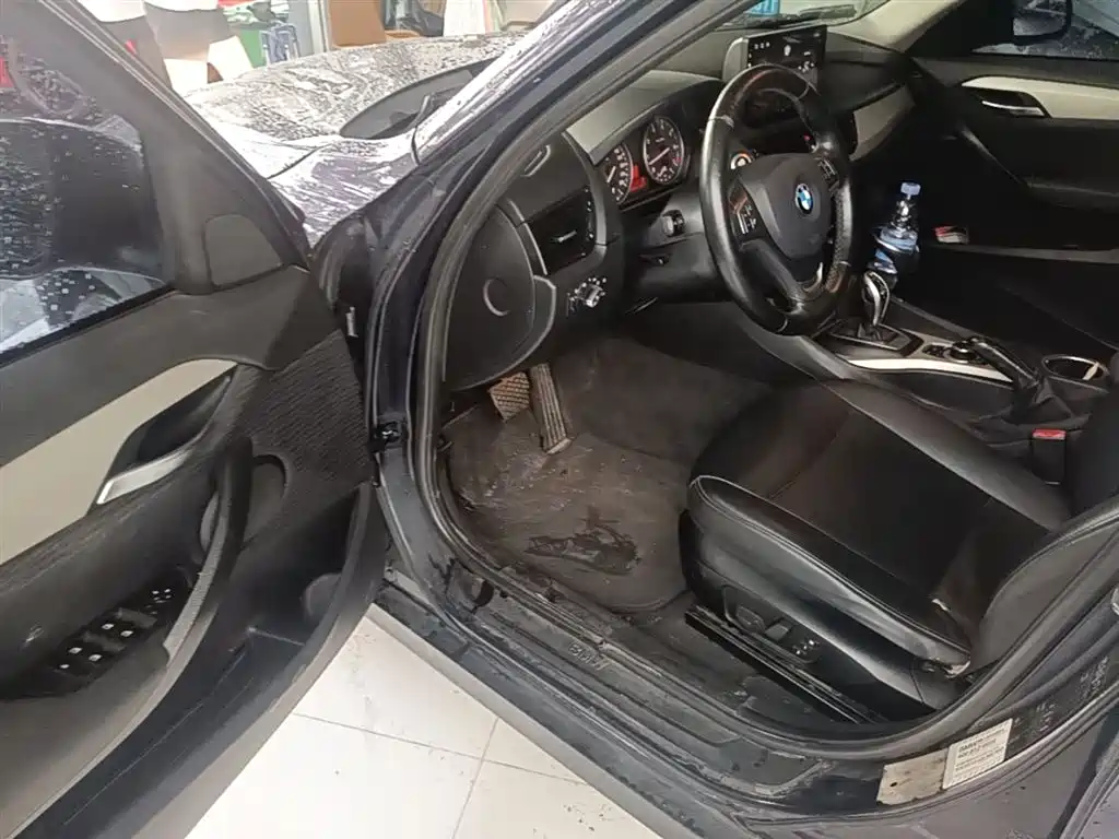 BMW X1 2014 sDrive18i Fashion Edition фото 16