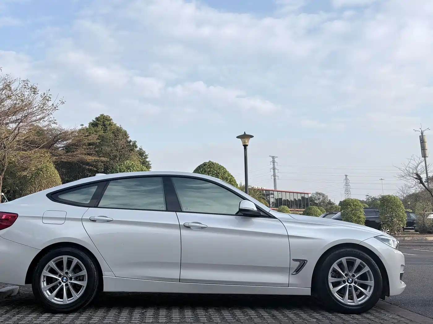 BMW 3 Series GT 2017 320i Fashion фото 8