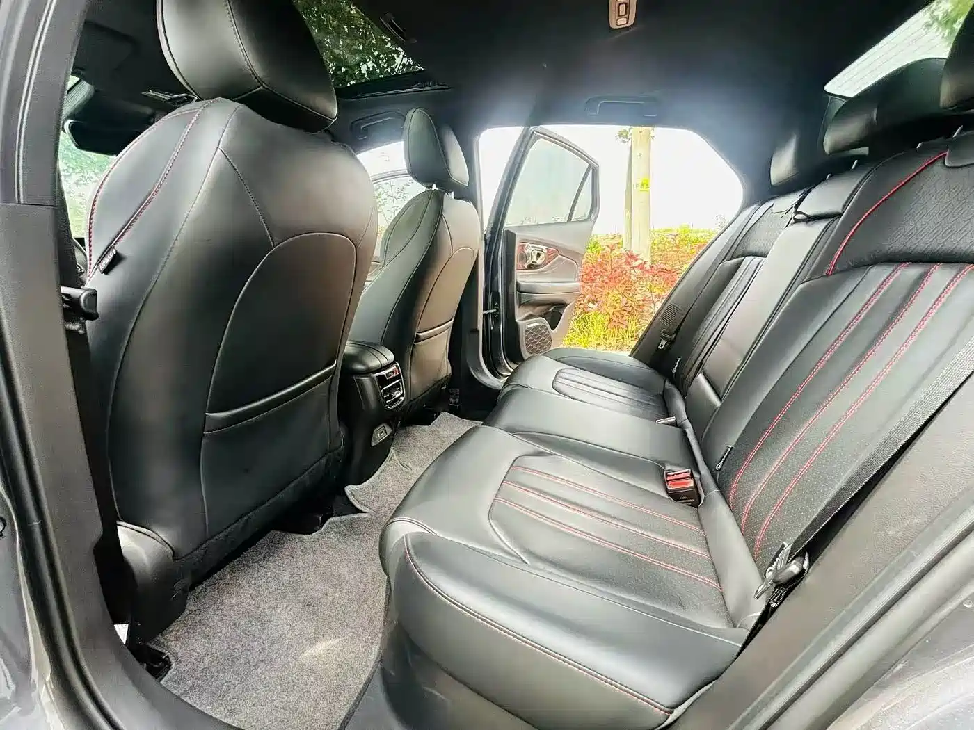 GAC Trumpchi Trumpchi Emkoo 2023 270T DCT J16 Edition фото 6