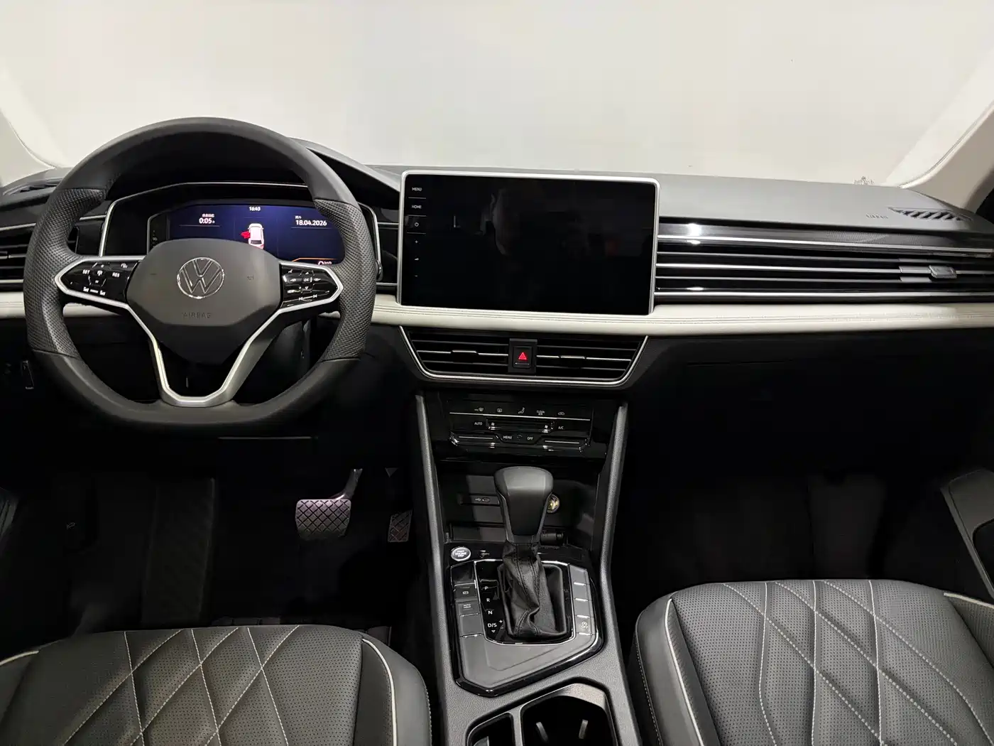 Volkswagen Tiguan L 2023 Facelift 330TSI Automatic 2WD Smart Edition фото 15