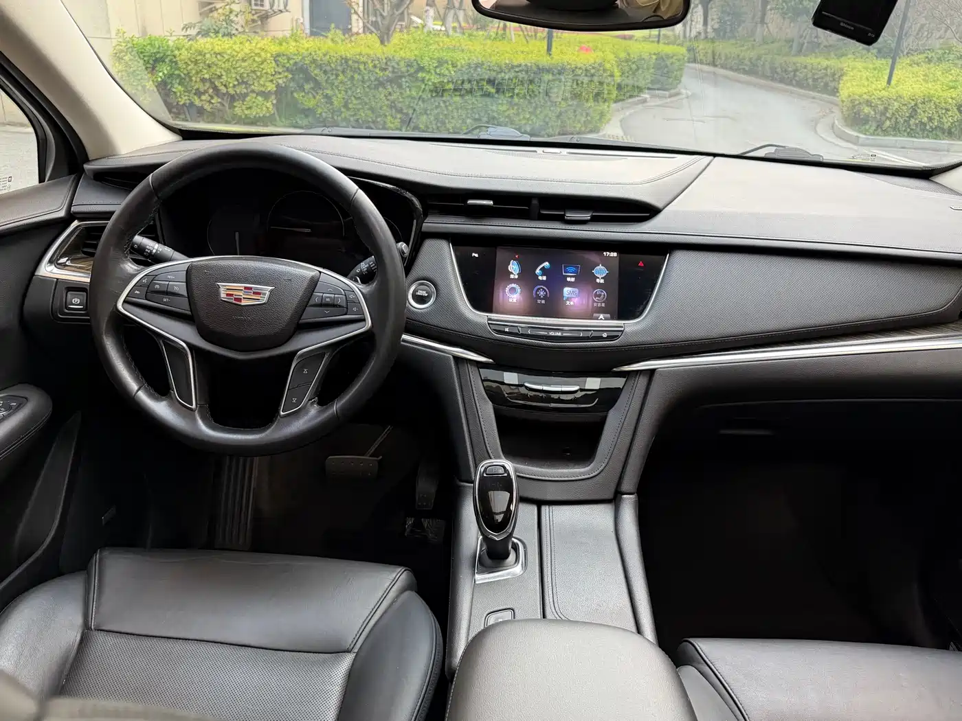 Cadillac XT5 2016 25T Luxury Model фото 16