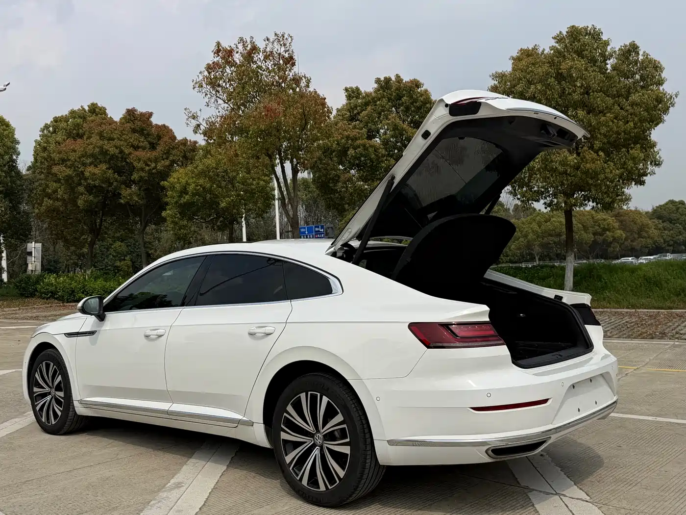 Volkswagen FAW-Volkswagen CC 2020 330TSI Glamour Version China VI фото 13