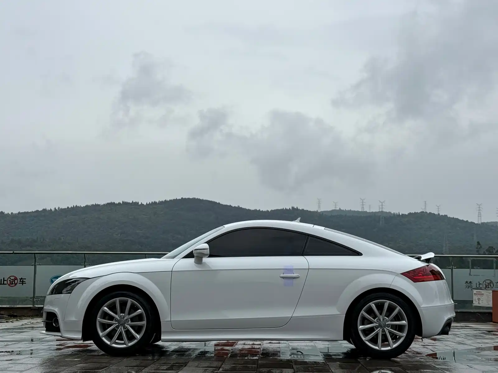 Фото 10 - Audi TT