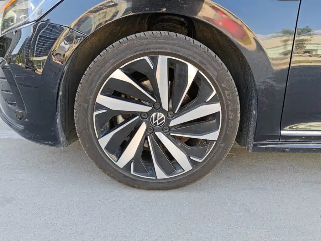 Photo 23 - Volkswagen Passat