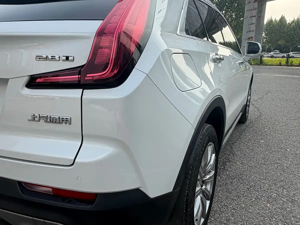 Cadillac XT4 2020 28T FWD Leading Trim фото 16