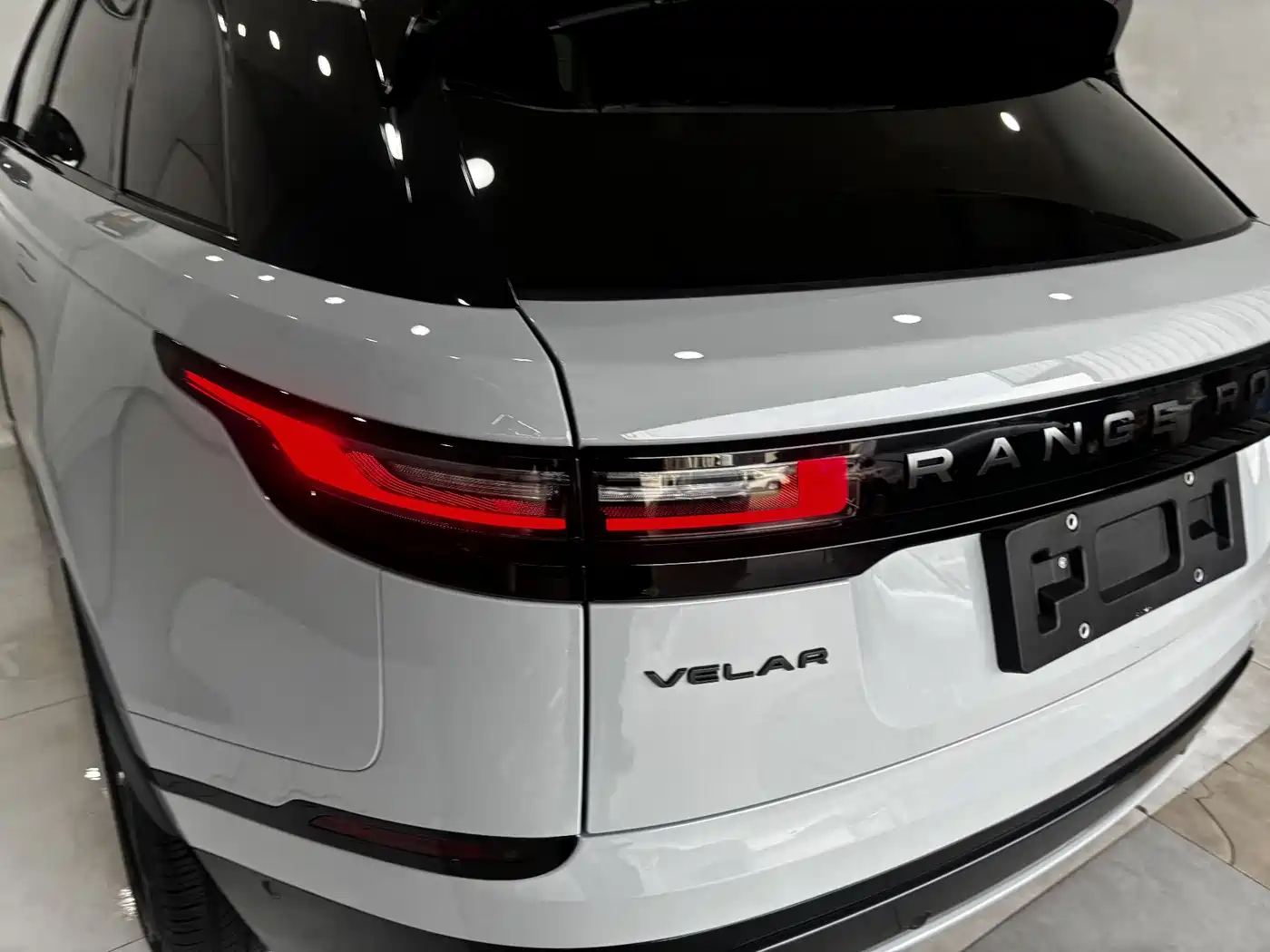 Land Rover Range Rover Velar 2024 Dynamic SE фото 9