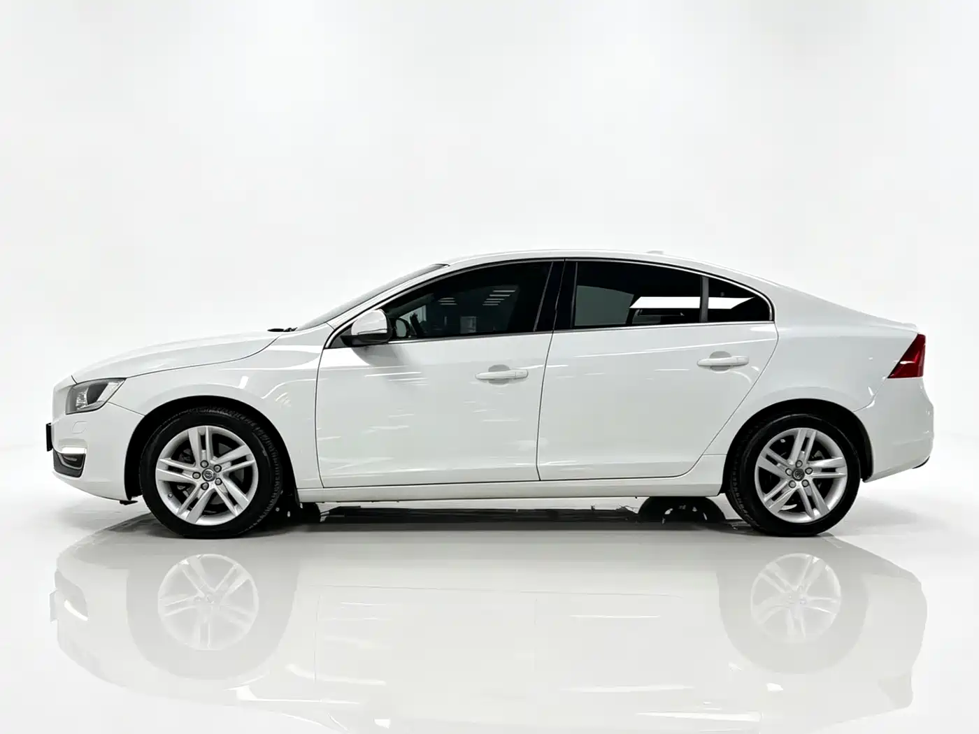 Фото 4 - Volvo S60