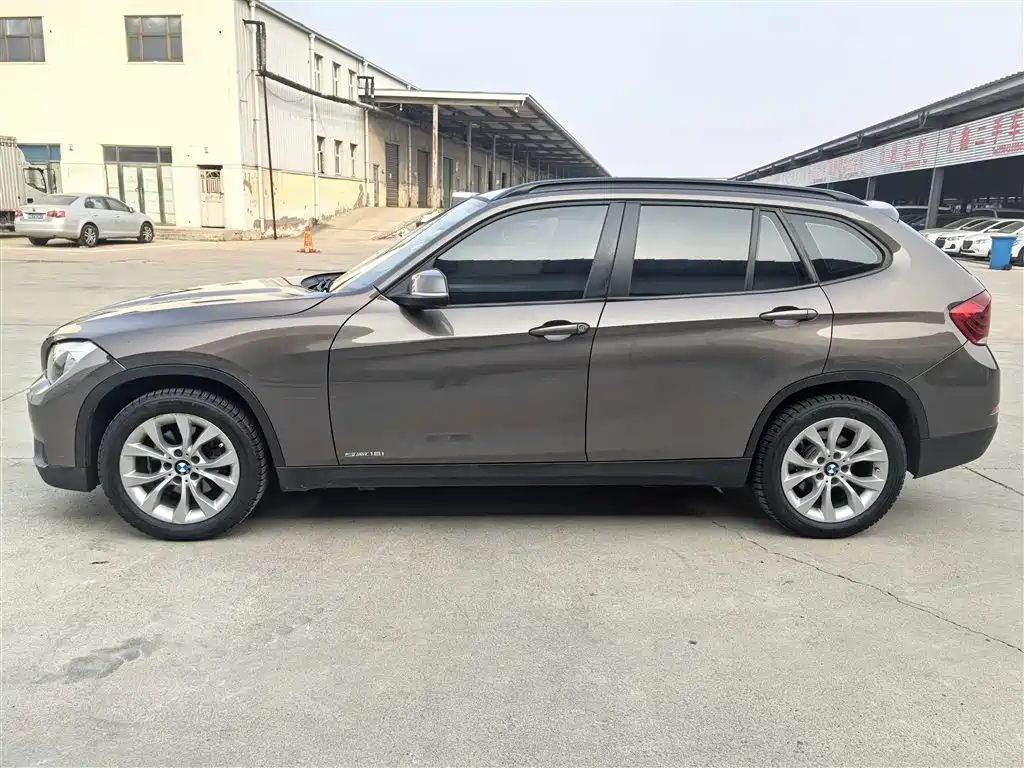 BMW X1 2013 sDrive18i Fashion фото 13