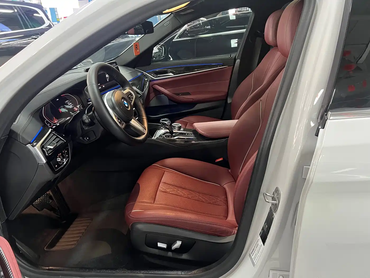 BMW 5 Series 2021 525Li M Sport Package фото 16