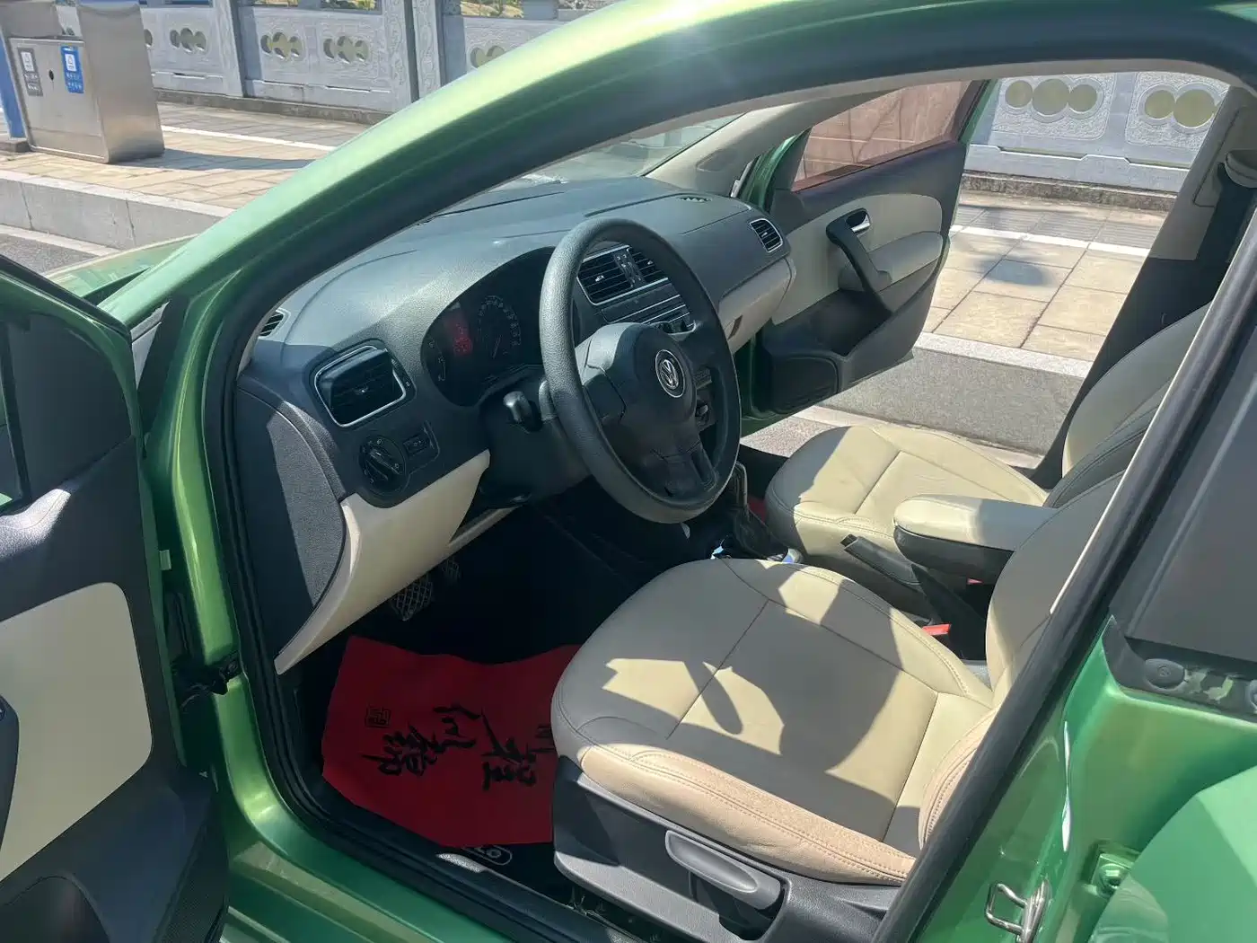 Volkswagen Polo 2013 2013 1.4L Automatic Luxury Edition