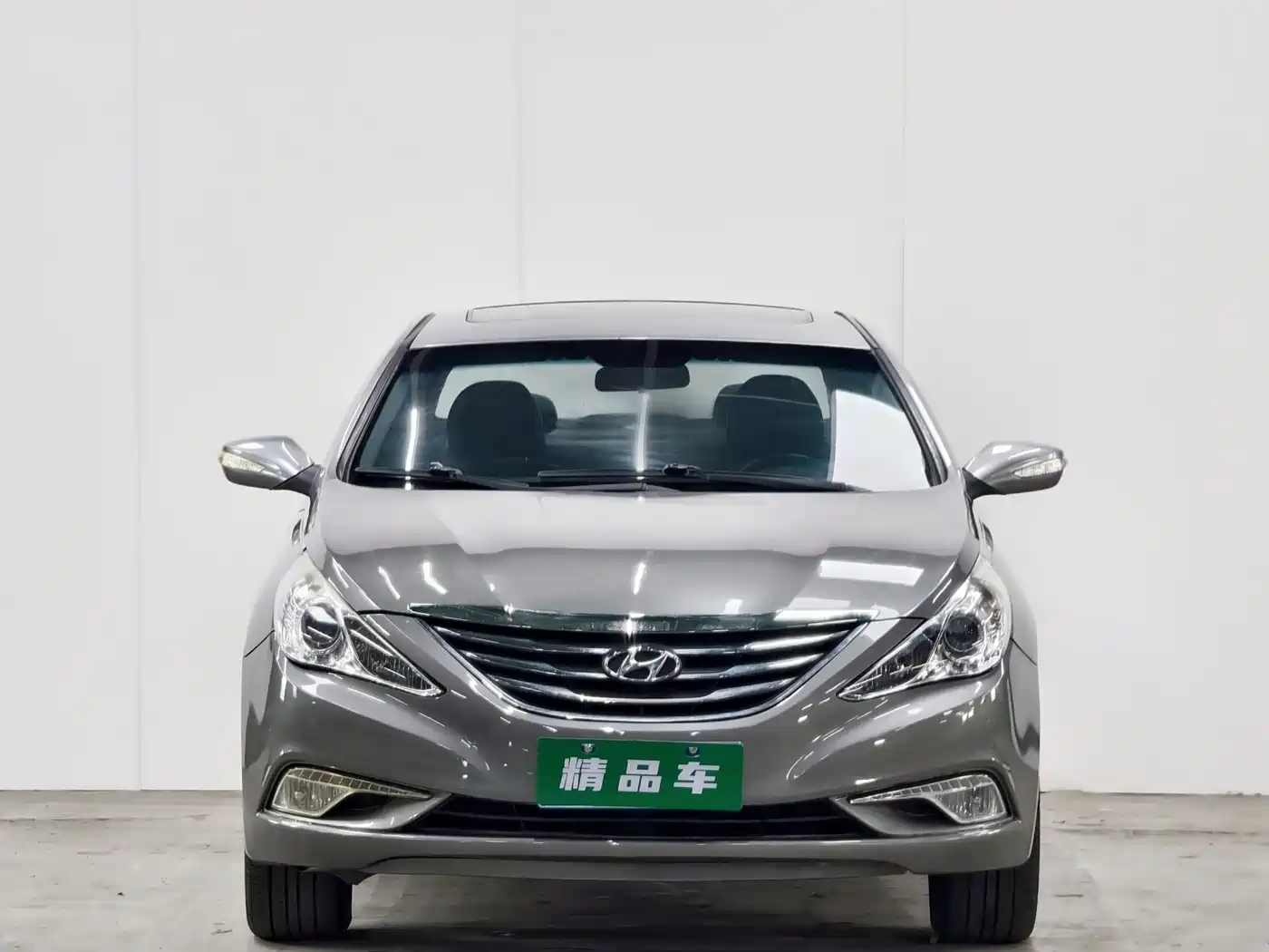 Hyundai Sonata 2011 2.0L Automatic Luxury фото 2