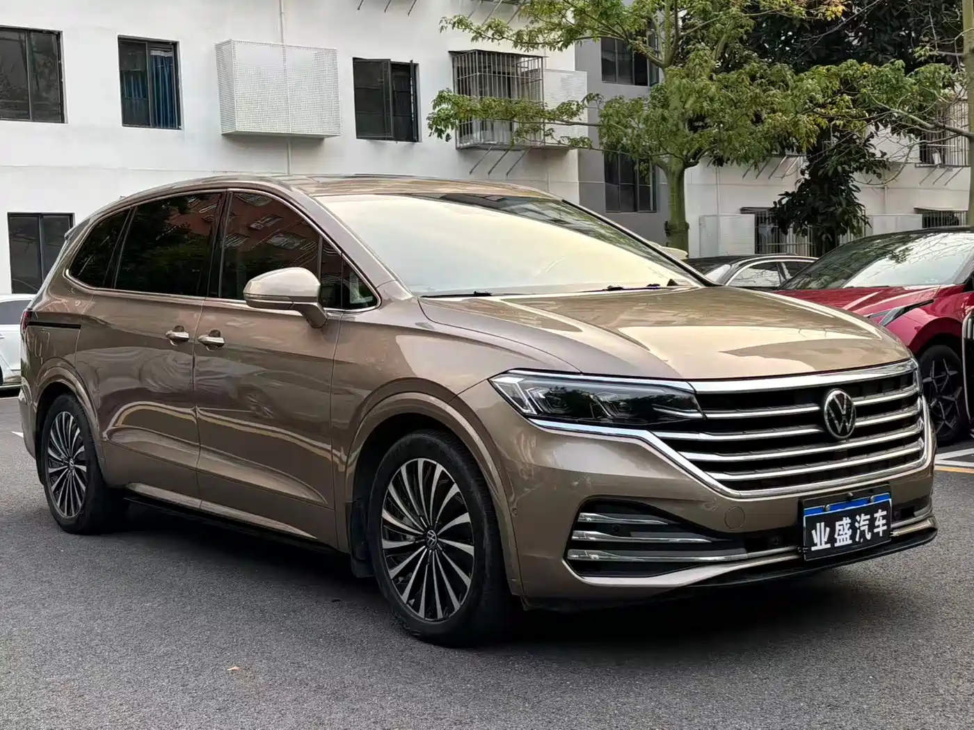 Volkswagen Viloran 2020 380TSI Premium фото 3