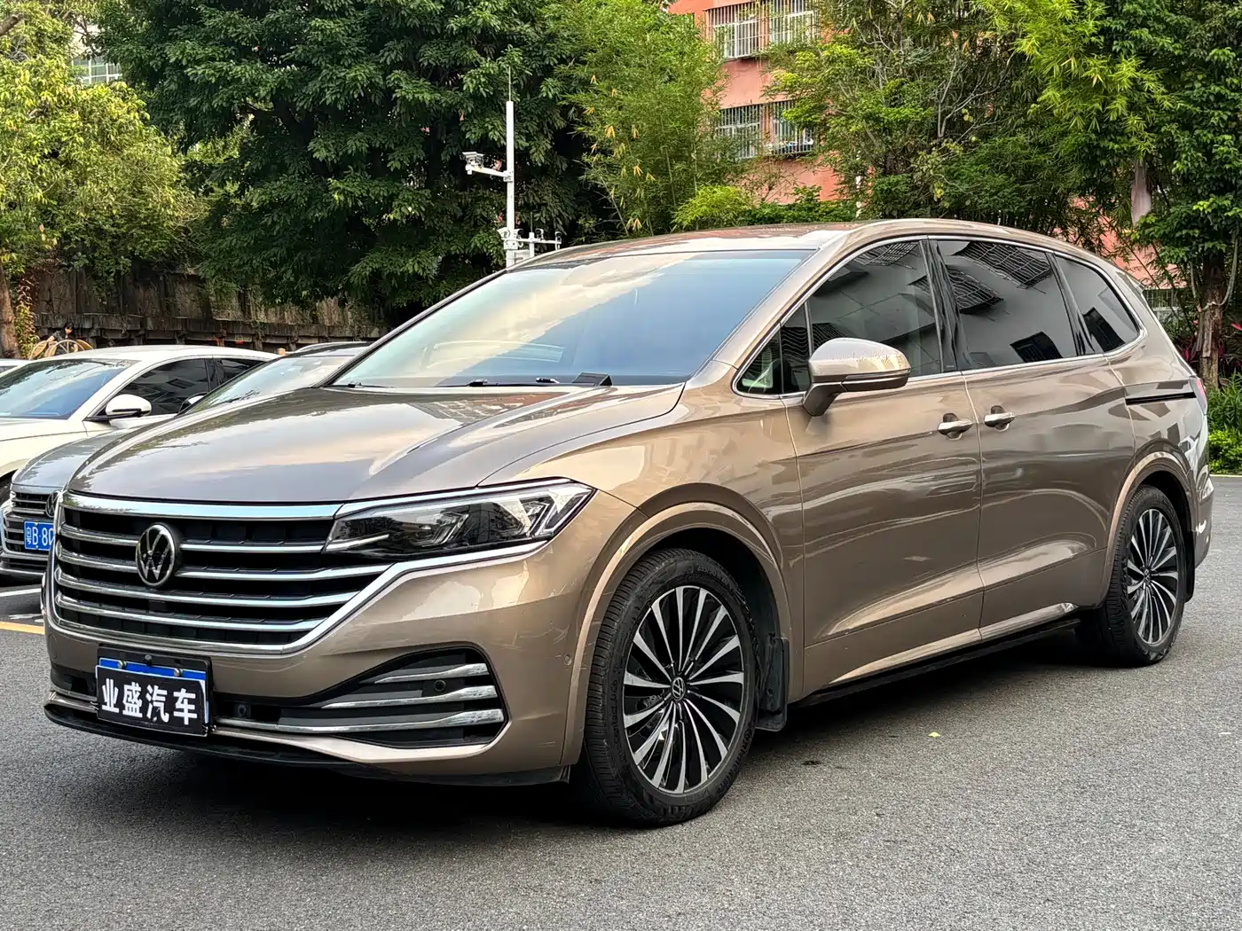 Volkswagen Viloran 2020 380TSI Premium