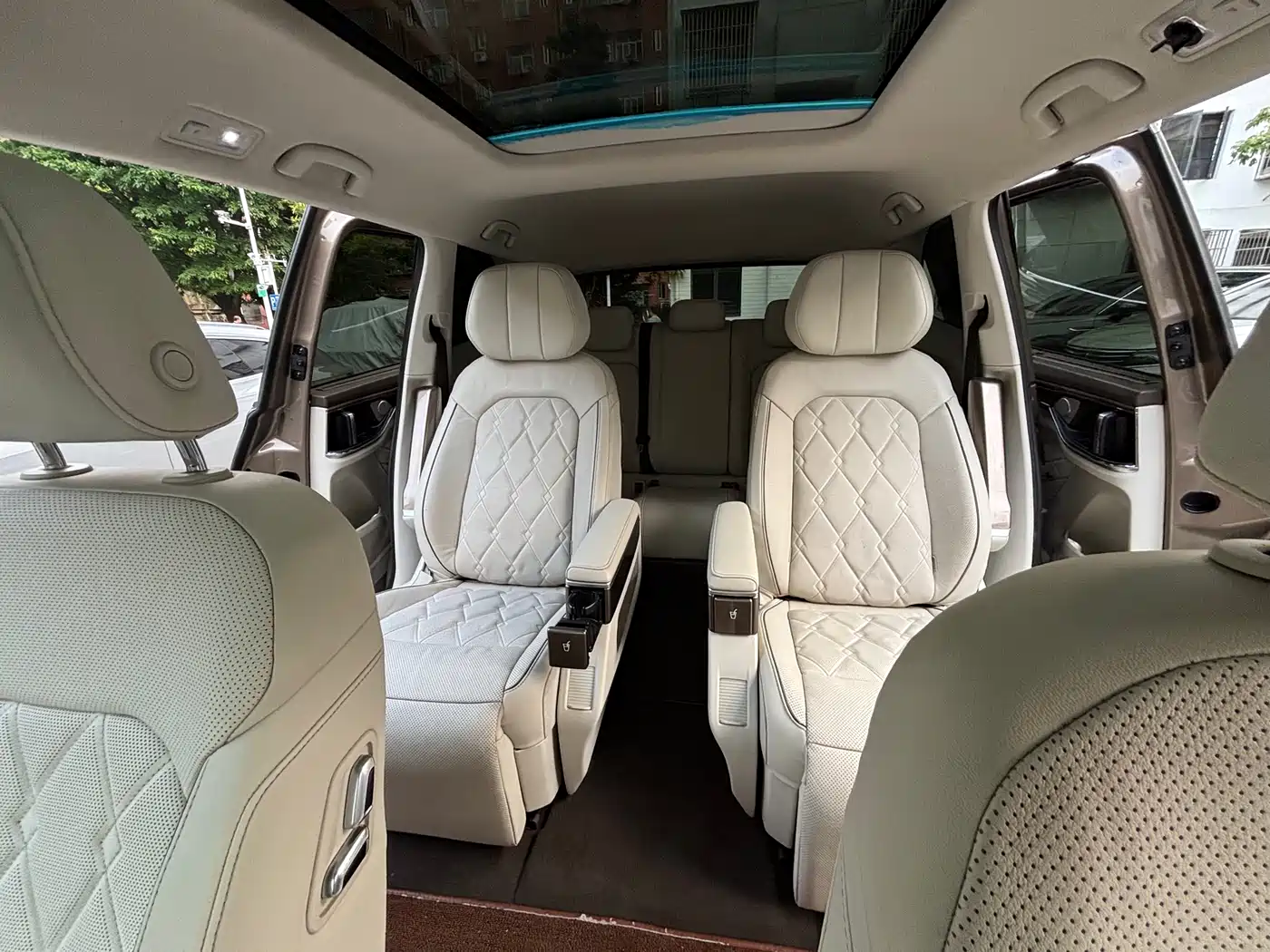 Volkswagen Viloran 2020 380TSI Premium фото 15
