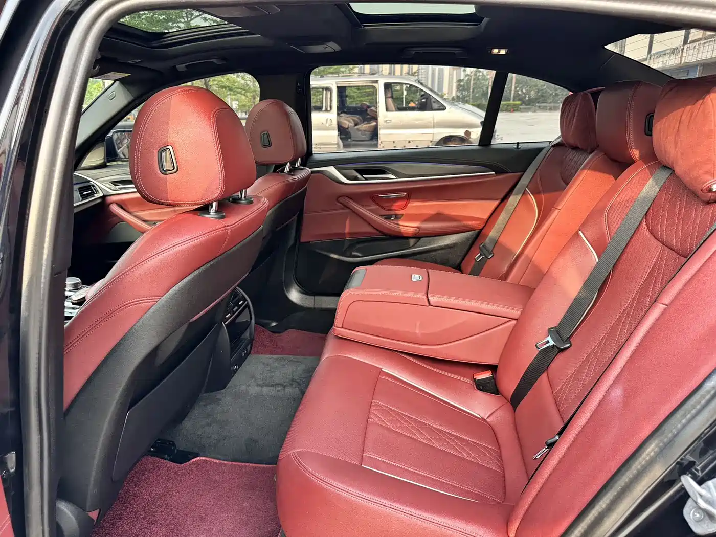 BMW 5 Series 2023 530Li Leading M Sport Package фото 6