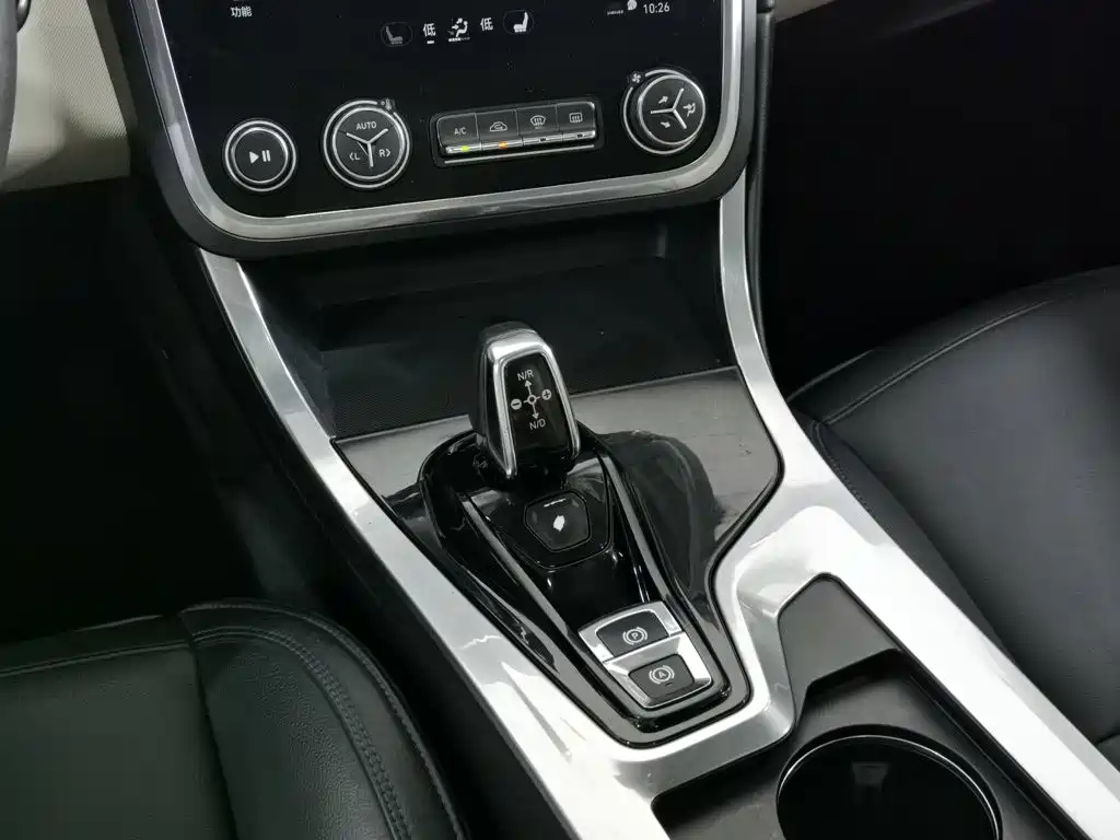 Lynk & Co 01 2018 2017 2.0T 2WD Pro Shine Edition
