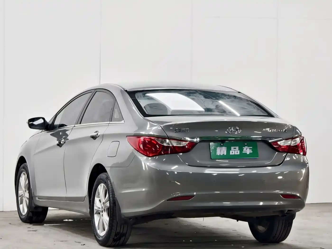 Hyundai Sonata 2011 2.0L Automatic Luxury фото 6