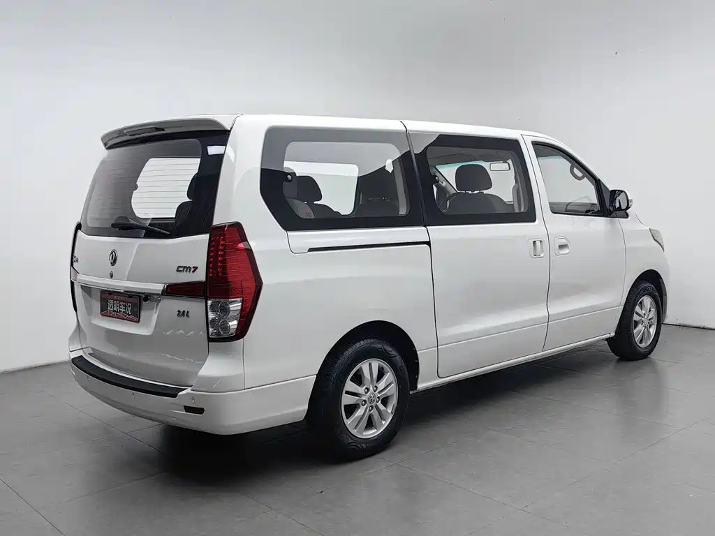 Dongfeng Fengxing Fengxing CM7 2015 2014 2.4L Manual Business Edition