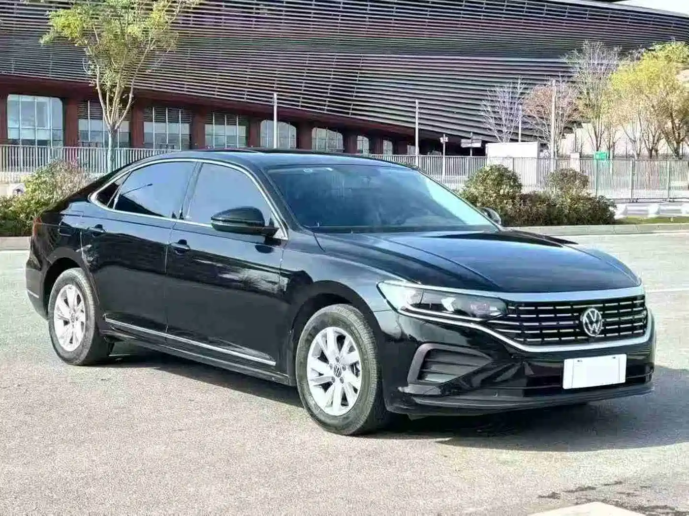 صورة 3 - Volkswagen Passat
