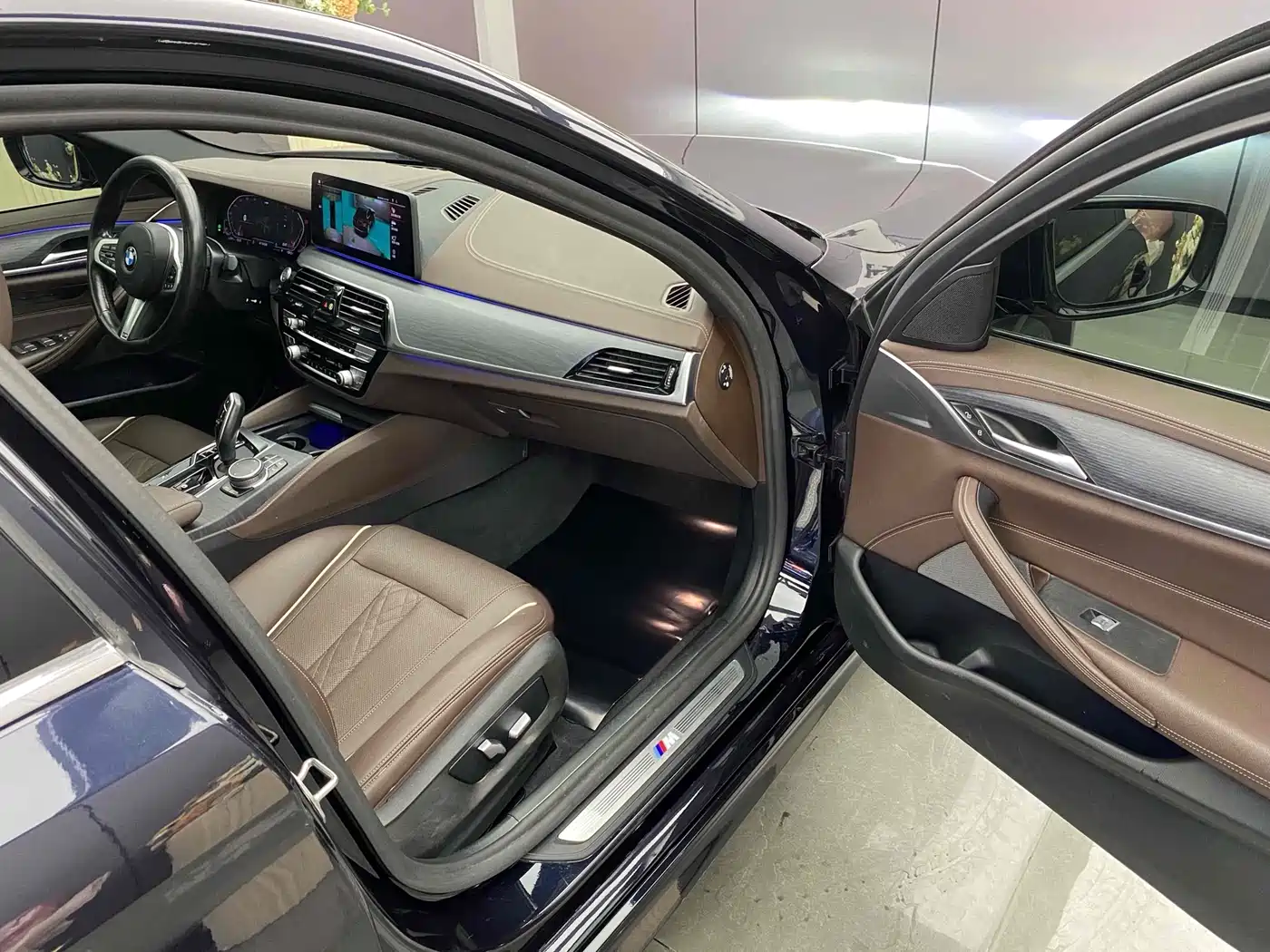 BMW 5 Series 2021 530Li Leading M Sport Package фото 6