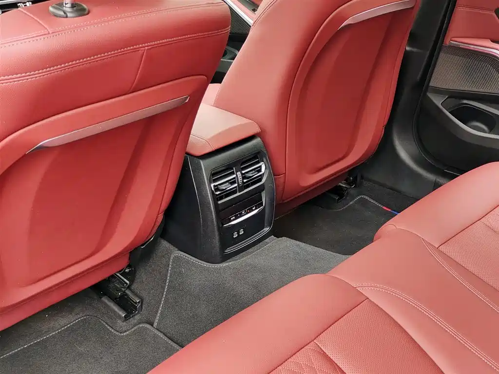 BMW 3 Series 2024 325Li M Sport Package фото 9