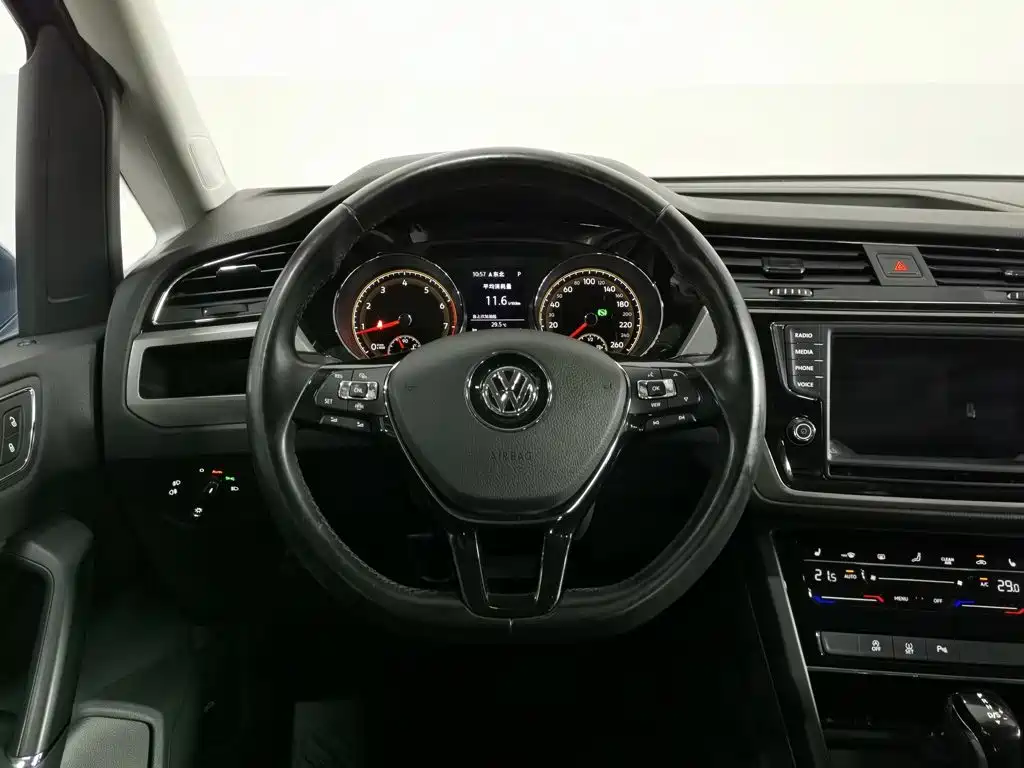 Volkswagen Touran 2021 2021 Touran L 280TSI DSG Cross Edition 7-seater