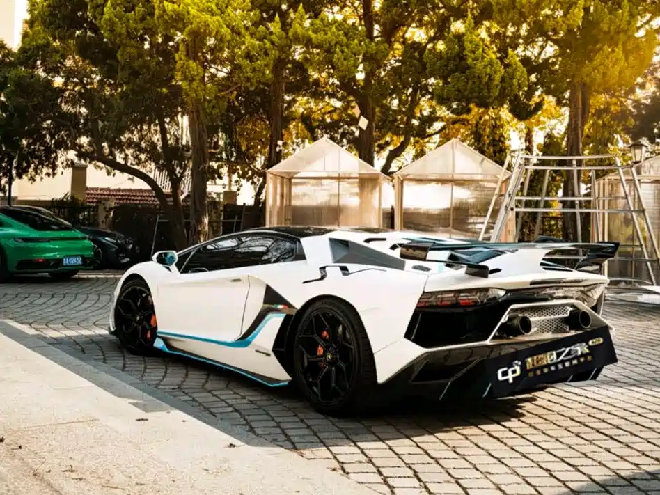 Lamborghini Aventador 2011 LP 700-4 фото 5